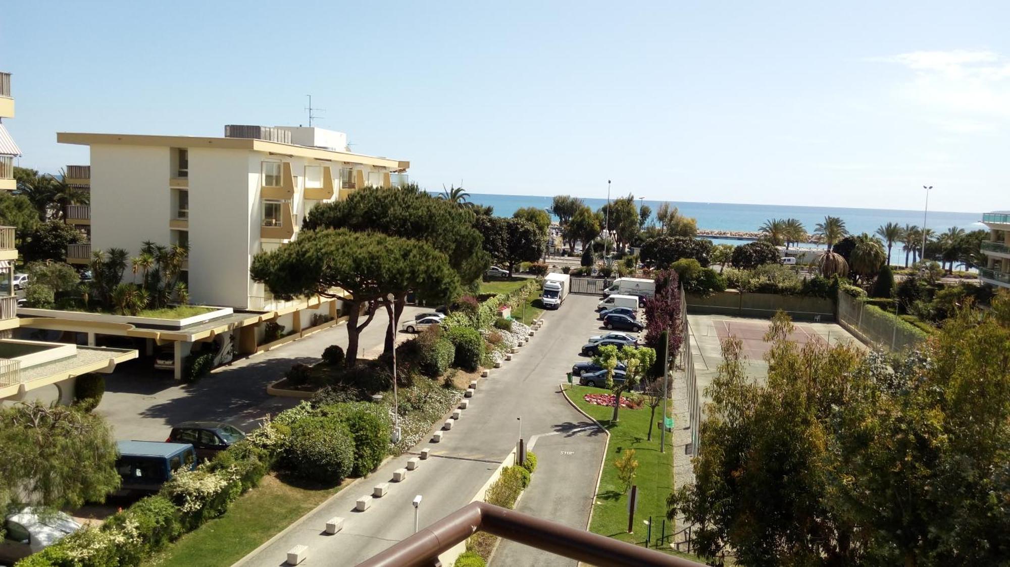 Apartment Heliotel Marine 4* Bord De Mer Saint-Laurent-du-Var Exterior photo